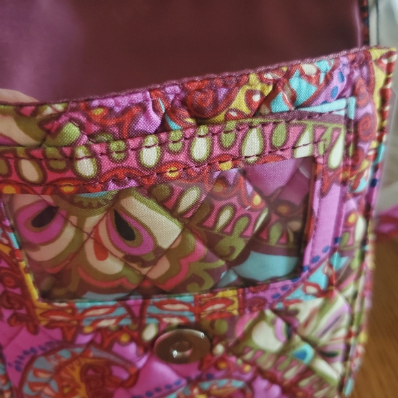 Vera Bradley Mini Hipster bag in the beautiful Resort Medallion print. - Picture 3 of 5